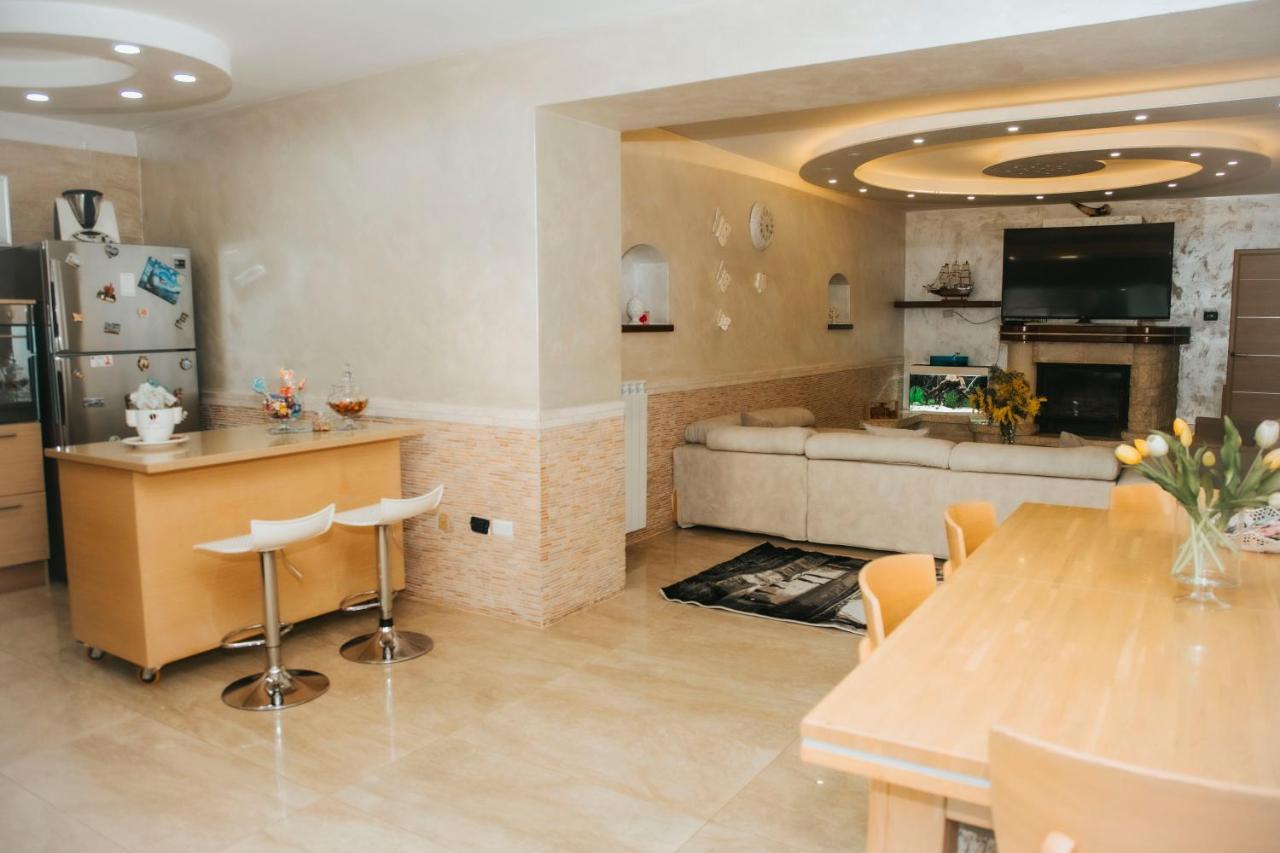 Villa Sweery Santa Maria a Vico Extérieur photo